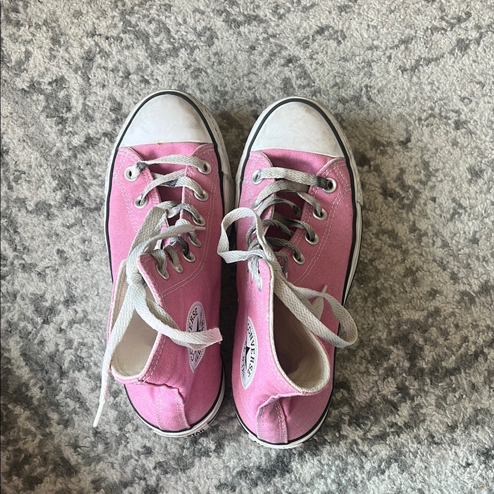 Converse Pink High-Top Sneakers with Classic Design - Picture 5 of 5